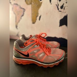 Nike Air Max sneakers size 7 (used)